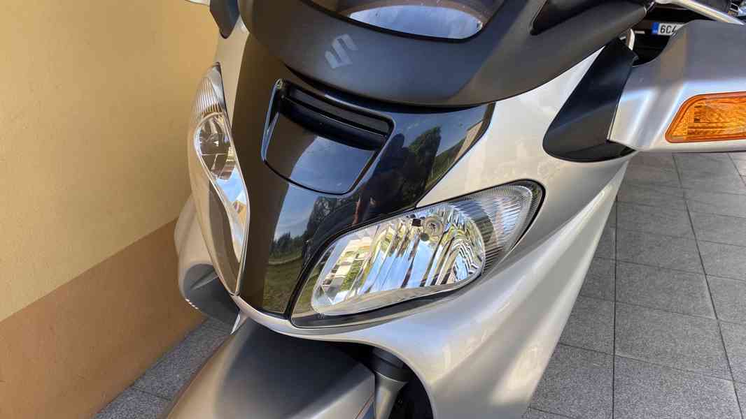 Suzuki Burgman AN 650 / zánovní pneu / orig.stav - foto 13