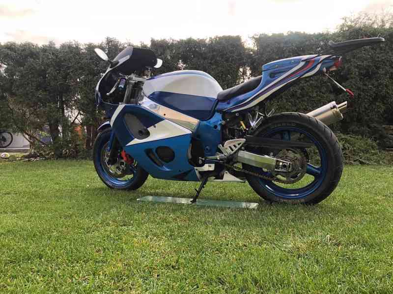 Suzuki GSX-R 600 srad - foto 3