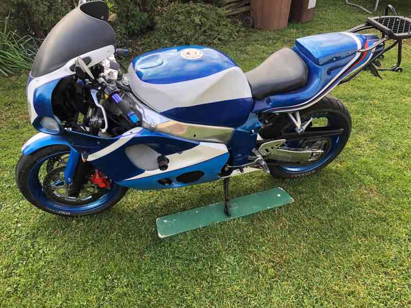 Suzuki GSX-R 600 srad - foto 2