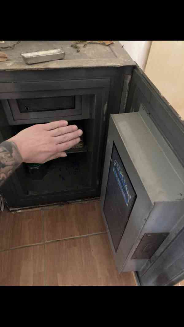 Trezor popelka - foto 2
