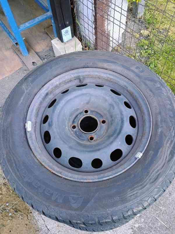 Citroën Berlingo Letní pneu 205/65 R15 + disky - foto 2