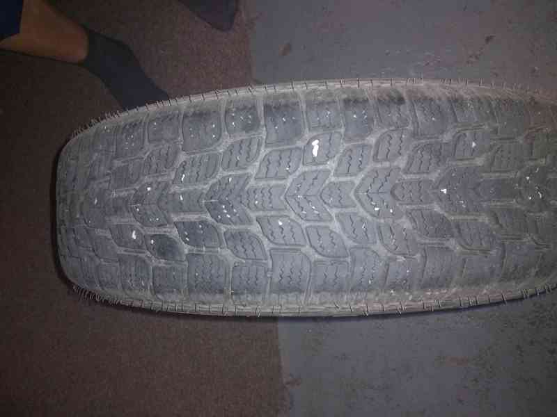 Prodej plechových disků se zimními pneumatikami 165 / 70 R14 - foto 3