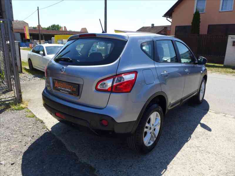 Nissan Qashqai 1,6 i DIGI AC, SERVIS, 1.MAJ - foto 3
