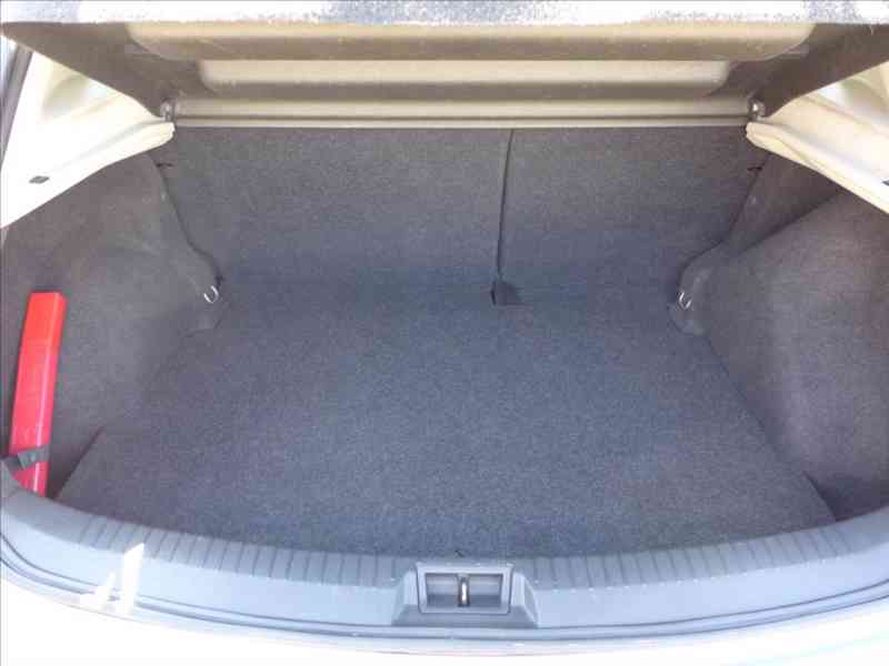 Nissan Qashqai 1,6 i DIGI AC, SERVIS, 1.MAJ - foto 8