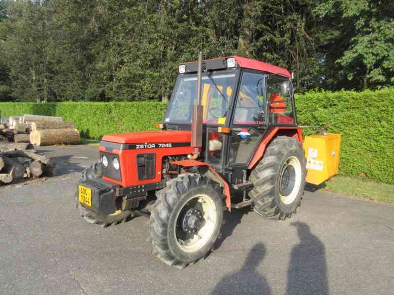 Traktor kolový Zetor 7245