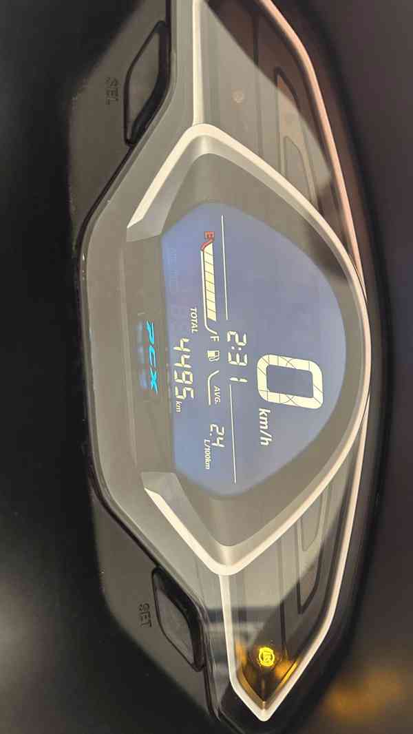 HONDA PCX 125 V TOP STAVU, najeto jen 4495km - foto 12