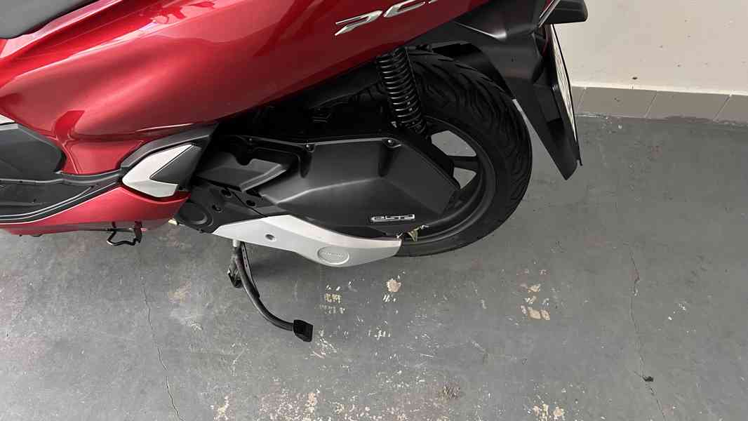 HONDA PCX 125 V TOP STAVU, najeto jen 4495km - foto 11
