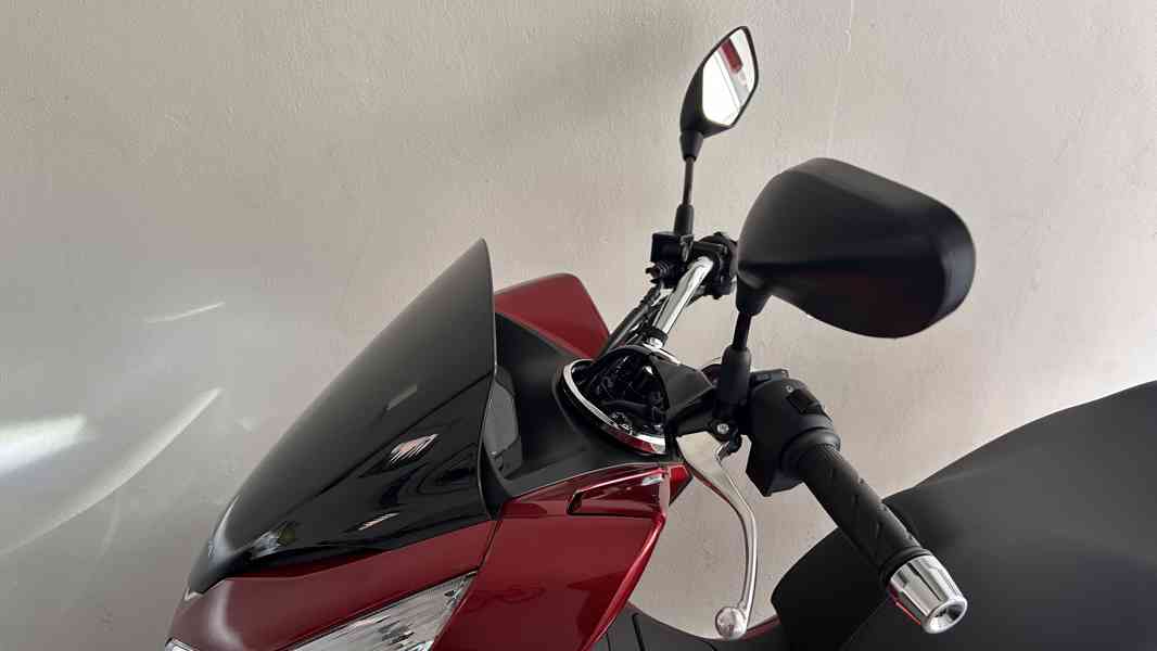 HONDA PCX 125 V TOP STAVU, najeto jen 4495km - foto 4