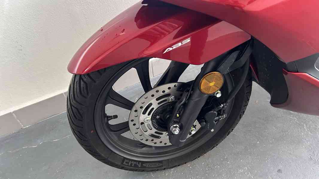 HONDA PCX 125 V TOP STAVU, najeto jen 4495km - foto 7