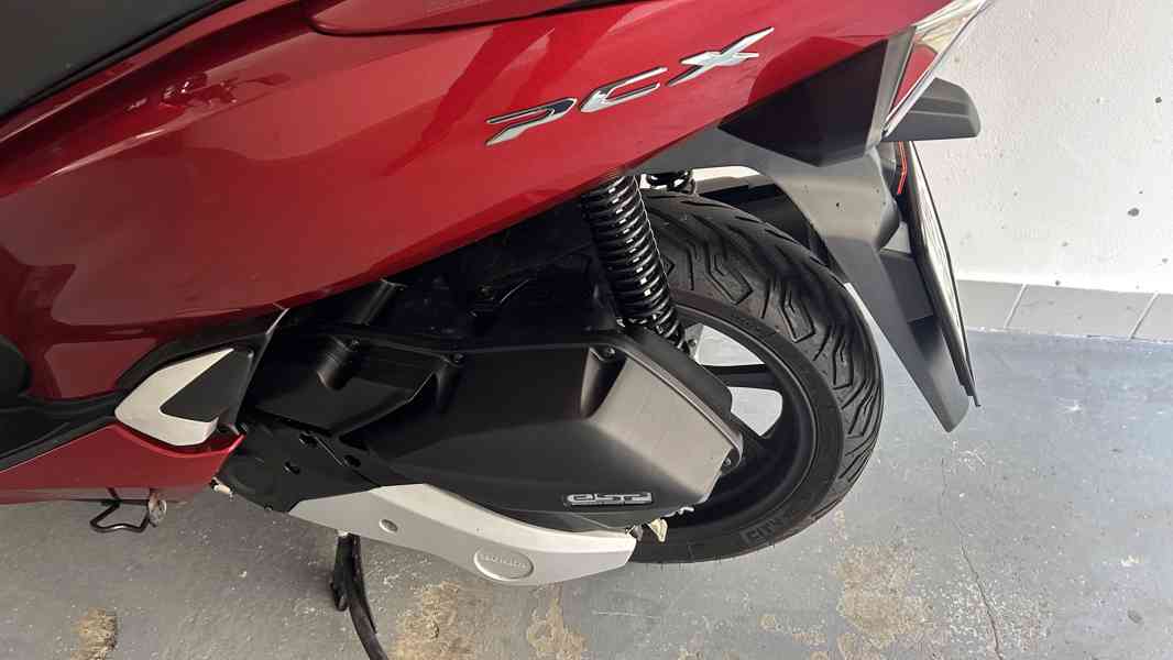 HONDA PCX 125 V TOP STAVU, najeto jen 4495km - foto 3