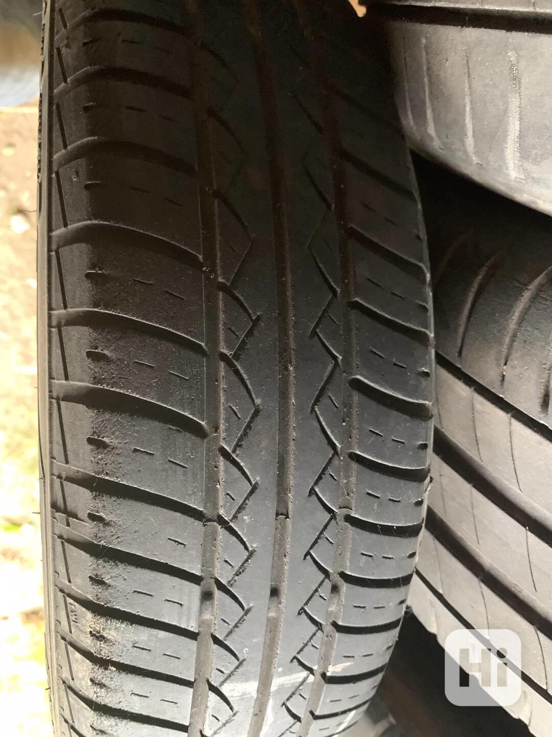 Prodám jednu letní pneu Barum 155/70/13 - foto 1
