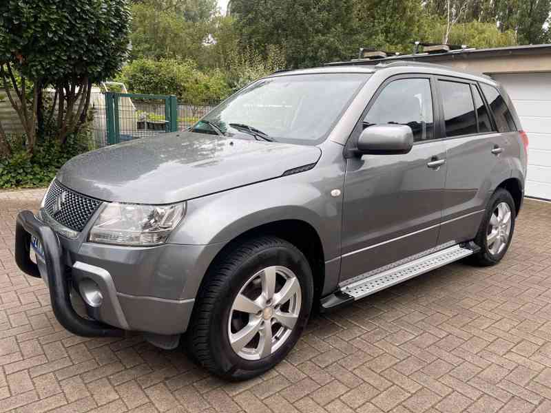 Suzuki Grand Vitara 2.0i Club benzín 103kw - foto 16