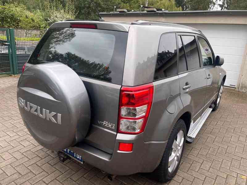 Suzuki Grand Vitara 2.0i Club benzín 103kw - foto 19