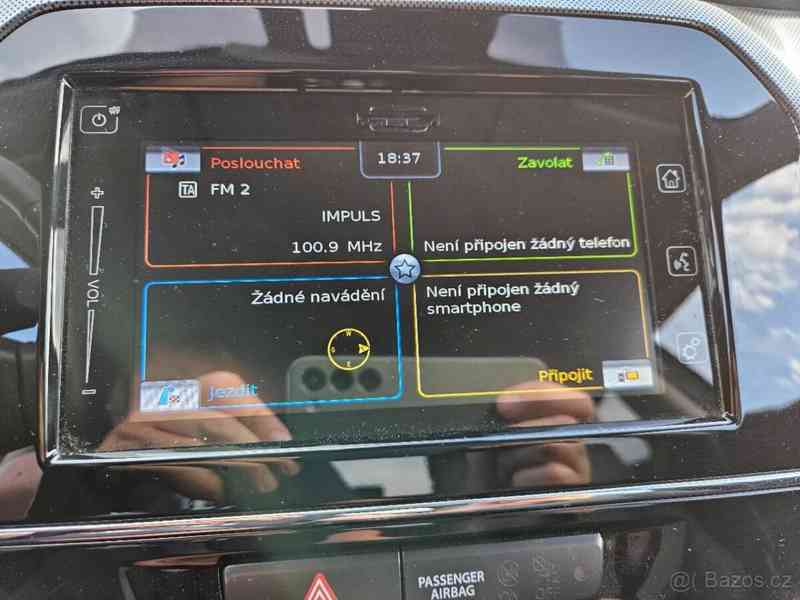Suzuki Vitara 4x4, benz. 1,4 103 Kw,2019,36 tis km - foto 9