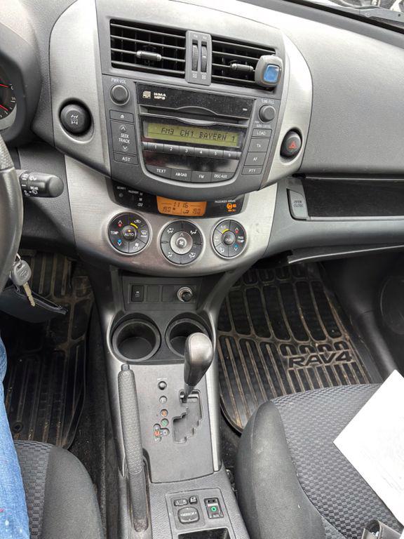 Toyota RAV4 Life 2,0i 4x4 Aut. benzín 116kw - foto 6