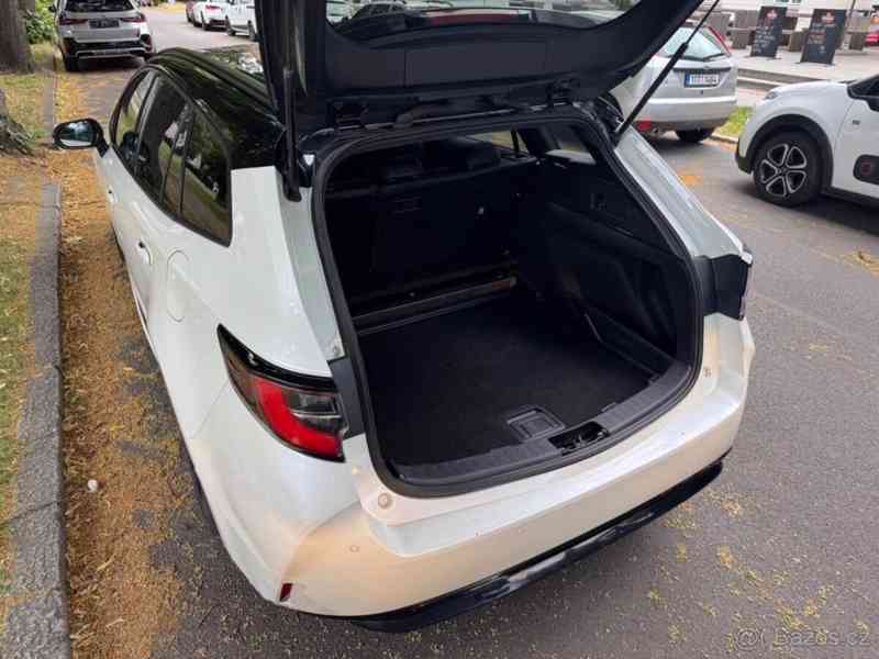 Toyota Corolla 1,8 hybrid GR Sport 09/2021 - foto 5