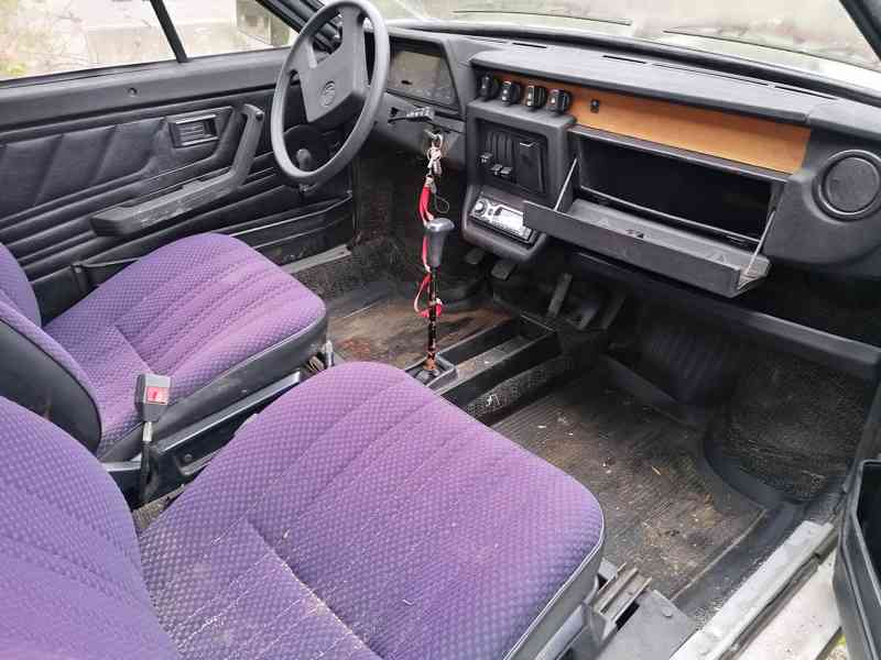 Škoda Rapid 130  - foto 4