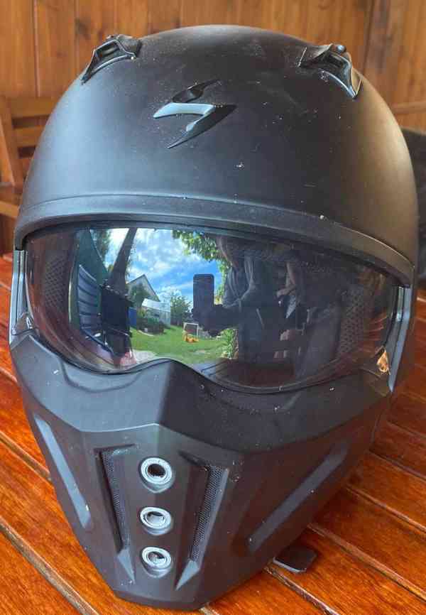 Helmy na motocykl Scorpion a W-tec s vystrojí - foto 13