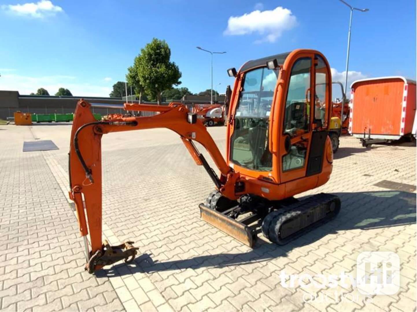 Mini rýpadlo JCB 8018 - foto 1