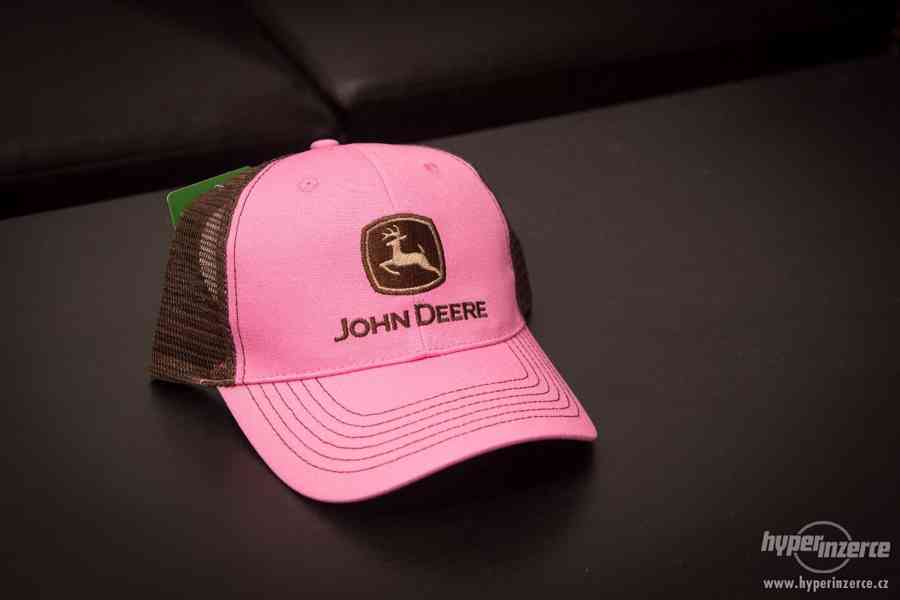 Čepice John Deere original růžová - foto 1