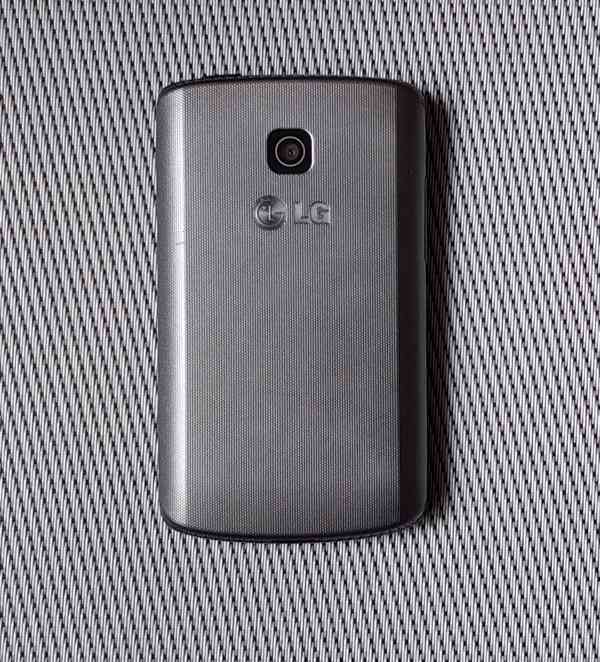 Mobilní telefon LG-E410i - foto 2