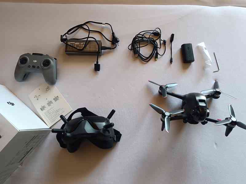 Dron DJI FPV Combo - foto 12