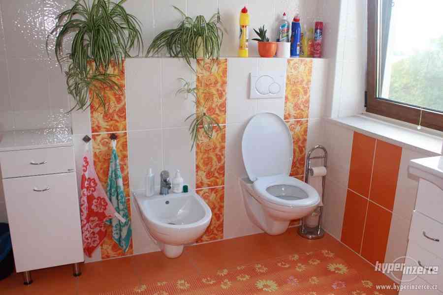 Knínice (okr.Blansko), RD - garáž, dílna, zimní zahrada - foto 10