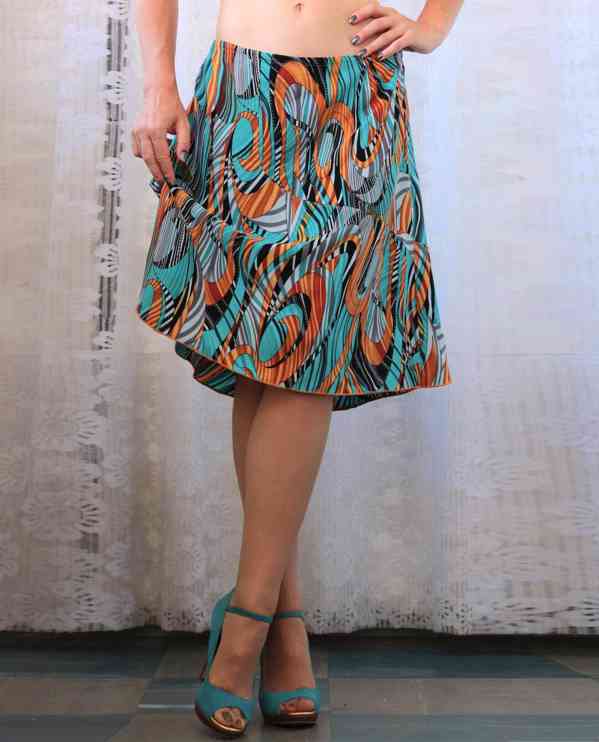 Pestrobarevná vzorovaná sukně 46-48 - foto 3