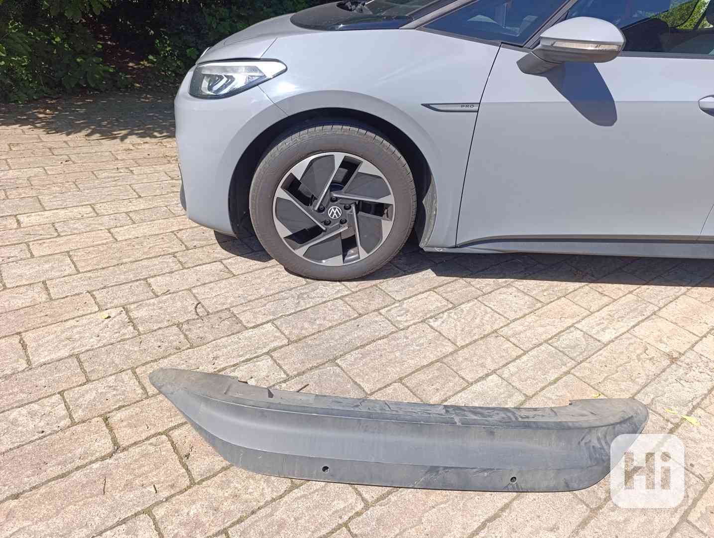 Zadni naraznik spoiler vw id3 10A807521  - foto 1