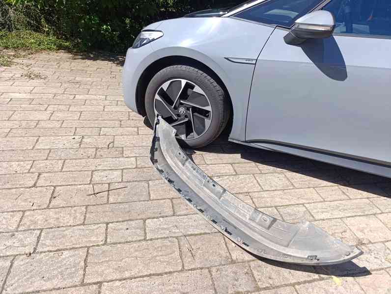 Zadni naraznik spoiler vw id3 10A807521  - foto 2