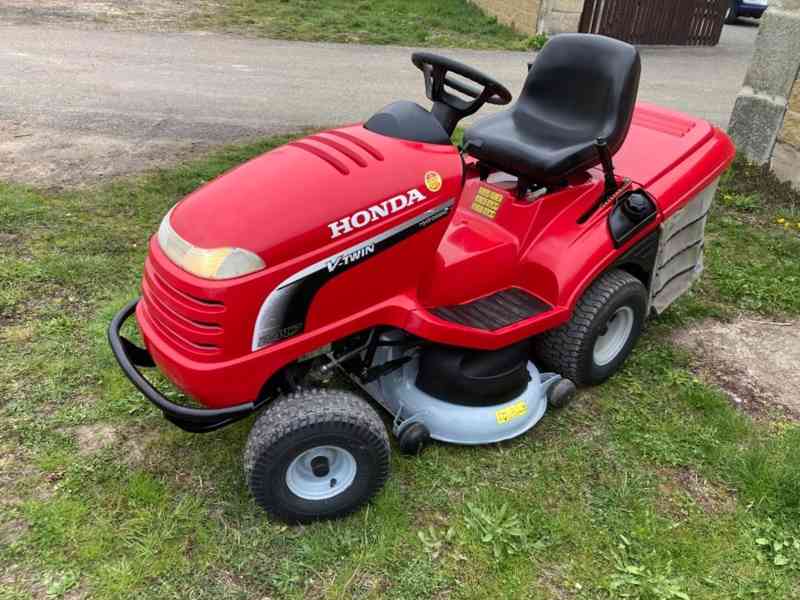 Zahradní traktor Honda 2417 - foto 5