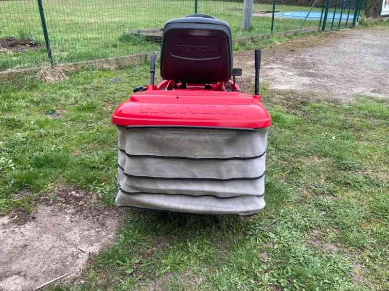 Zahradní traktor Honda 2417 - foto 4