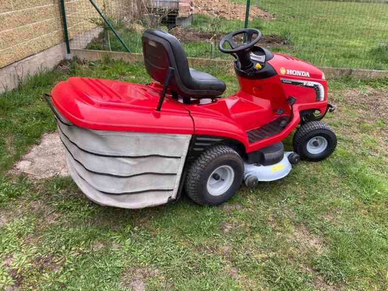 Zahradní traktor Honda 2417 - foto 2