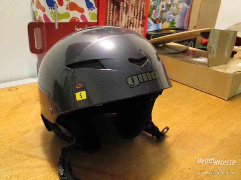 Sjezdovou  helmu GIRO velikost S - foto 1