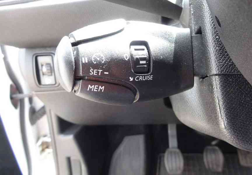 Peugeot 308 1.2 PureTech r.v.2018 (81 kw) ČR po rozvodech - foto 15