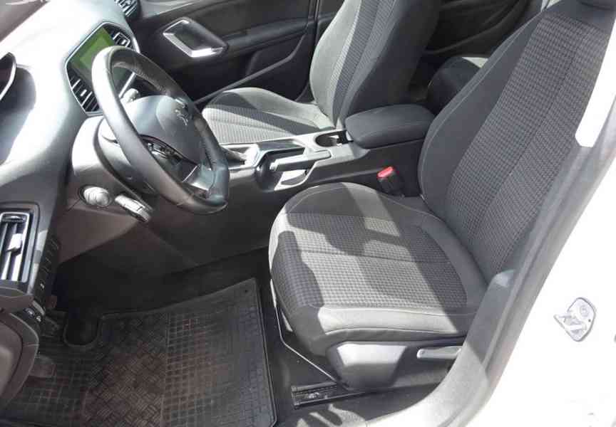 Peugeot 308 1.2 PureTech r.v.2018 (81 kw) ČR po rozvodech - foto 18