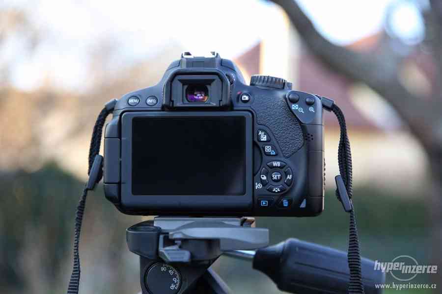 Zrcadlovka Canon 650D a objektiv Canon EF-S 18-135mm IS STM - foto 2