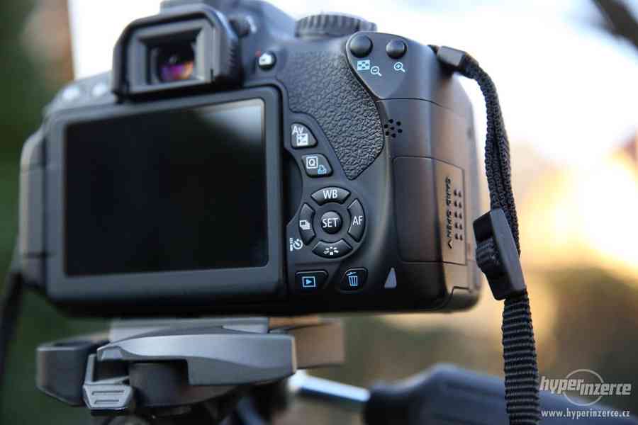 Zrcadlovka Canon 650D a objektiv Canon EF-S 18-135mm IS STM - foto 3