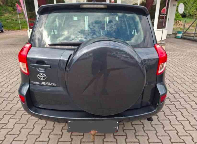 Toyota RAV-4 2,2 D-CAT 4x4 130kW - foto 5