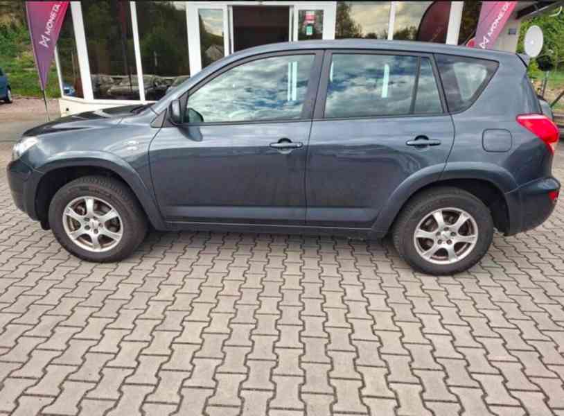 Toyota RAV-4 2,2 D-CAT 4x4 130kW - foto 2