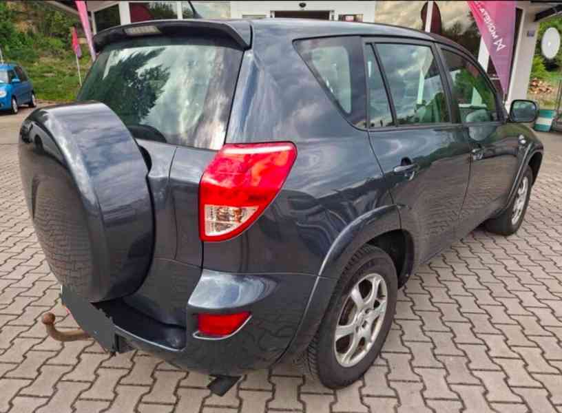 Toyota RAV-4 2,2 D-CAT 4x4 130kW - foto 4