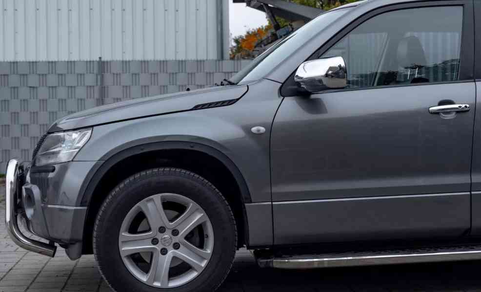 Suzuki Grand Vitara 2.0i benzín 103kw - foto 25
