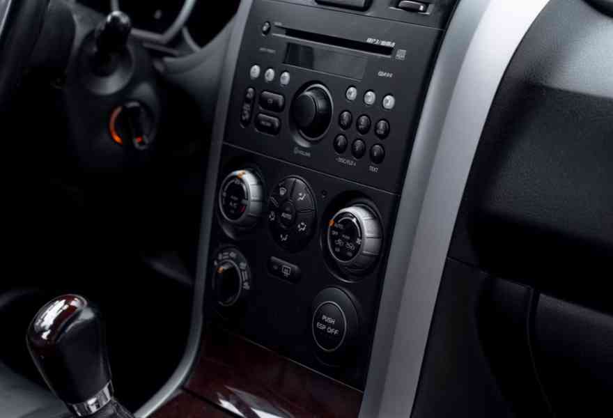 Suzuki Grand Vitara 2.0i benzín 103kw - foto 17