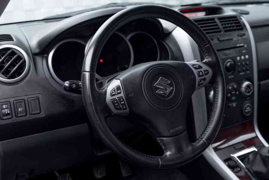 Suzuki Grand Vitara 2.0i benzín 103kw - foto 10