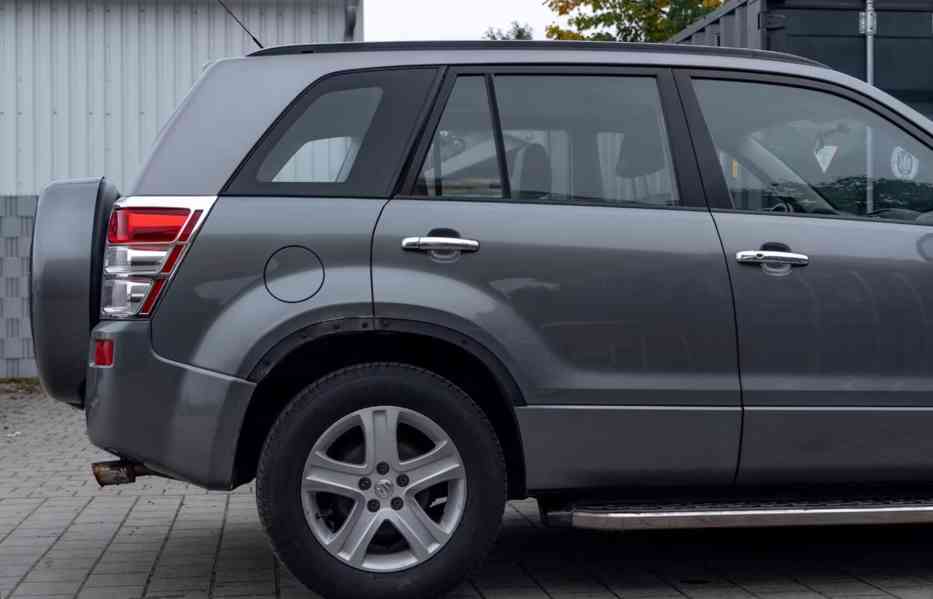 Suzuki Grand Vitara 2.0i benzín 103kw - foto 24