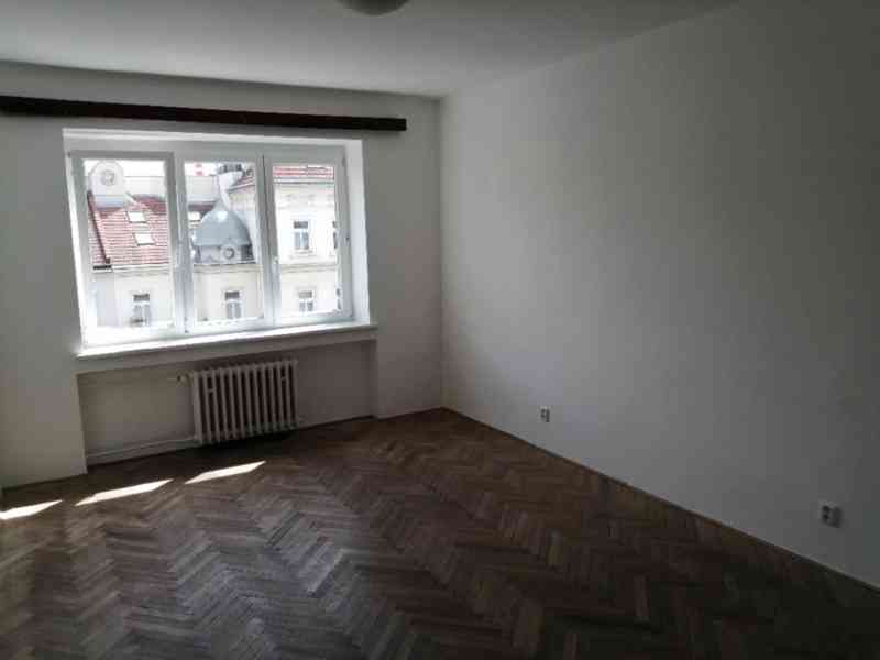 Pronájem 2,5+1, ulice Merhautova, Černá Pole, 80 m2, balkon, - foto 2