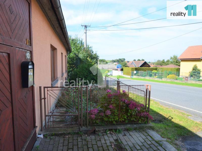 Prodej rodinného domu, dvě bytové jednotky, pozemek 1139m2, Vyskytná u Pelhřimova - foto 2