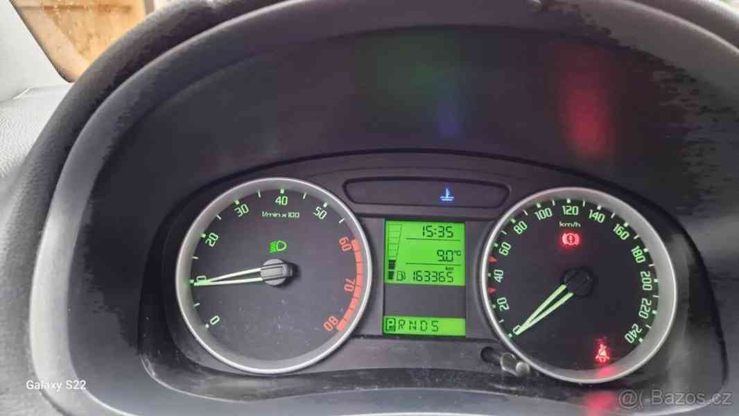 Škoda Fabia 1,6   2 automat 2009 163 350 km - foto 8