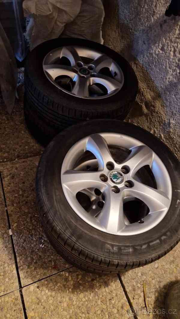 Škoda Fabia 1,6   2 automat 2009 163 350 km - foto 20