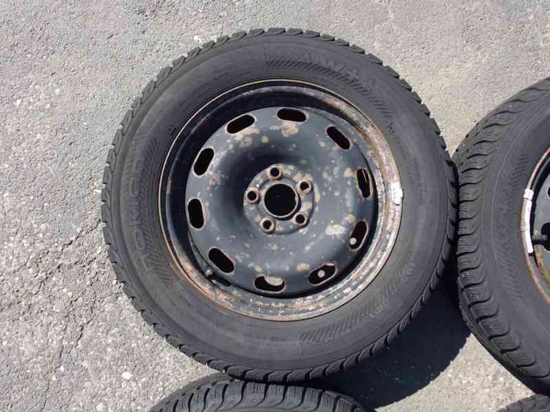 Sada zimních kol Škoda Octavia I 195/65 R15 - foto 2
